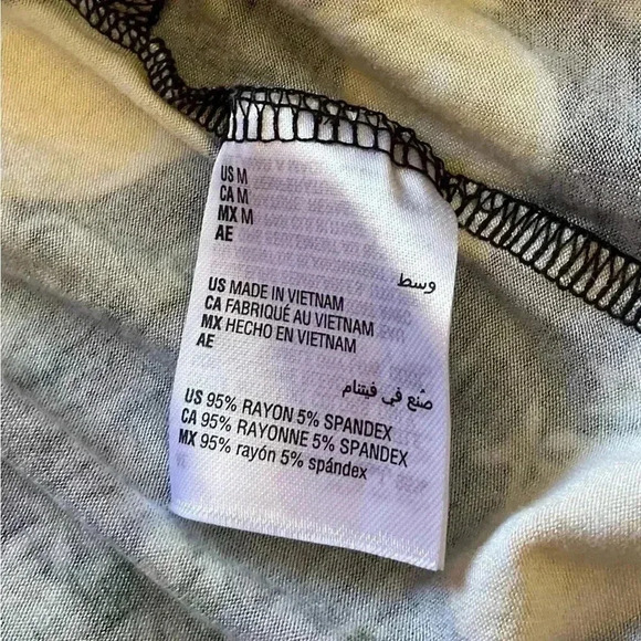 INC Short Black Robe with Lemon Print - Picture 7 of 8